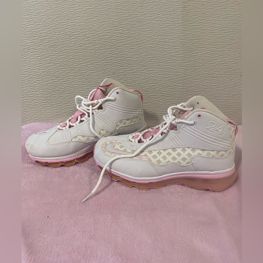 Nike Air Max 24-7 pink & white/cream